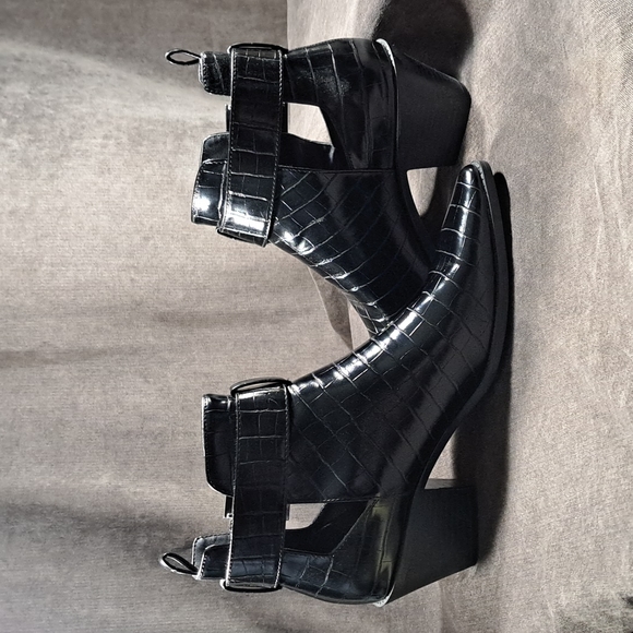 Zara Black Faux Leather Western Style Open Ankle Pointed Toe Boots VG EU 39 US 8 - Picture 9 of 16